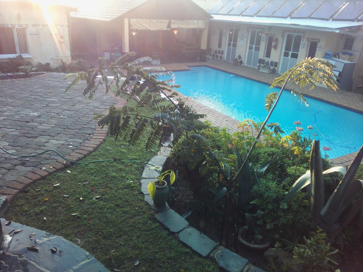 Accoustix Backpackers Hostel Johannesburg Buitenkant foto